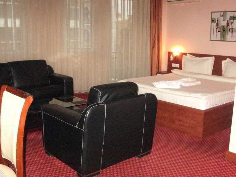 Hotel Royal Pristina Eksteriør bilde